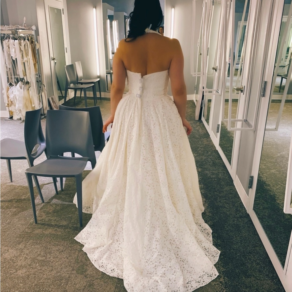 Gorgeous Lace Halter Wedding Dress 🌹Pale Ivory